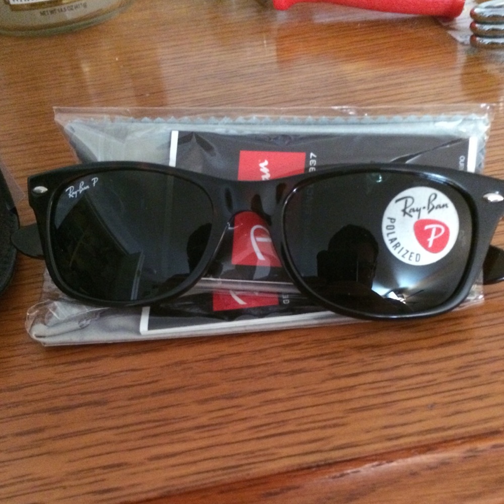 Black polarized Ray-Ban sunglasses